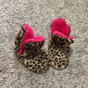 NEW Animal Print Cheetah Pink Fluffy Slippers 7/8